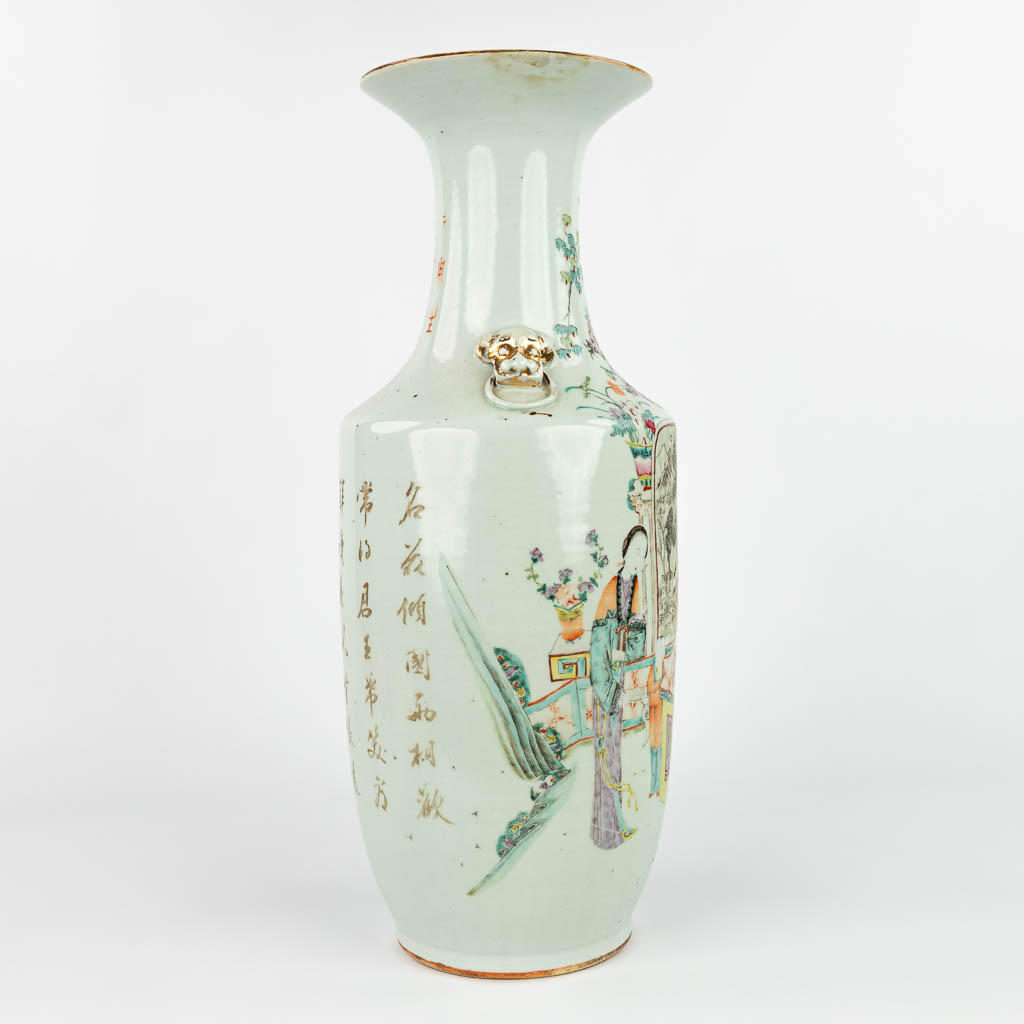 A Chinese vase made of porcelain decorated with ladies at a table. (H:57,5cm)