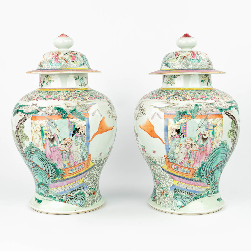 Lot 027 A pair of Chinese baluster vases with hand-painted decor 