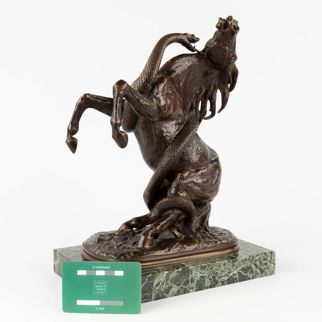 A Horse being strangled by a snake, patinated bronze. (D:14 x W:20 x H:30 cm)