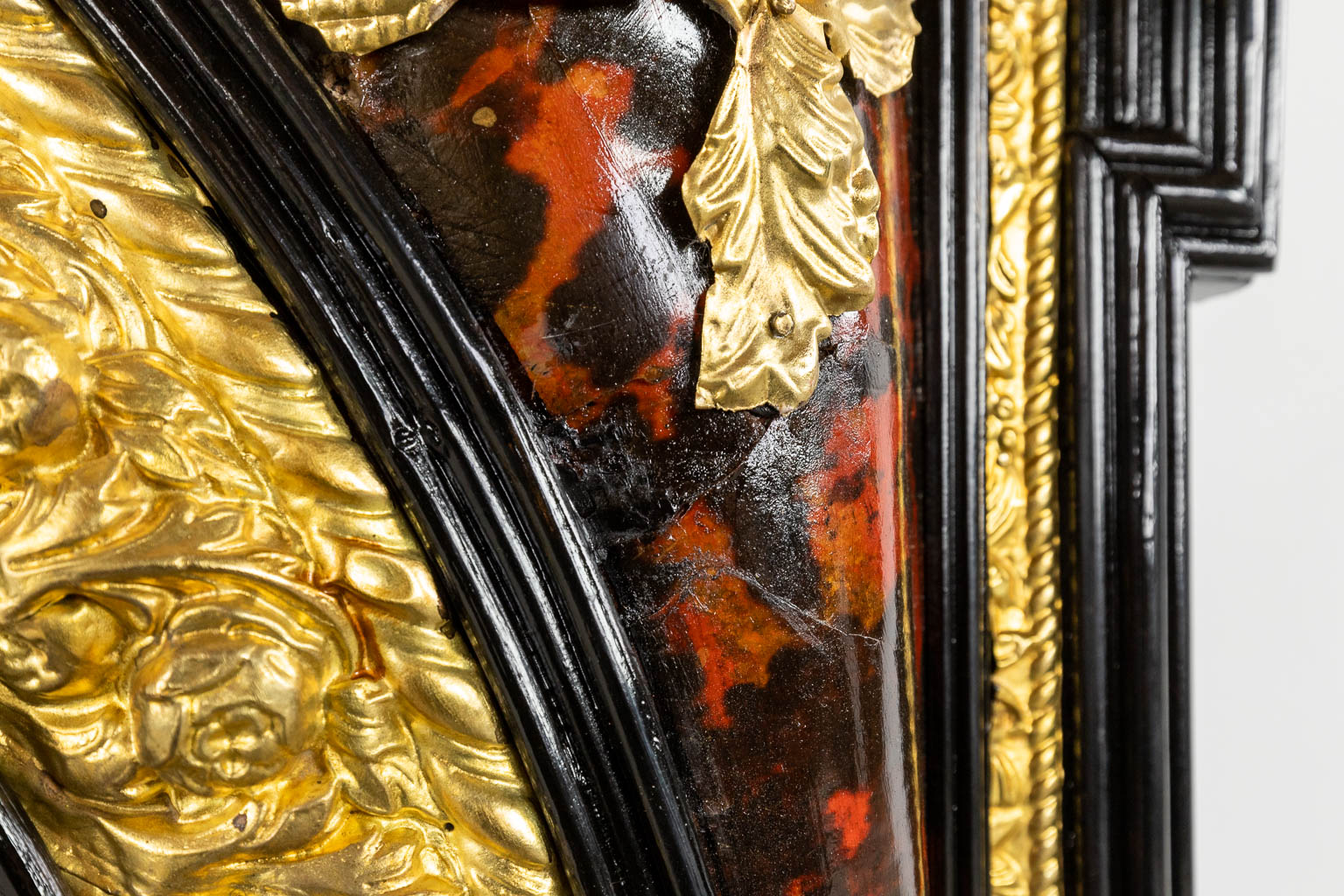 A mirror, tortoise shell and repousse copper, Napoleon 3, 19th C. (W:74 x H:112 cm)