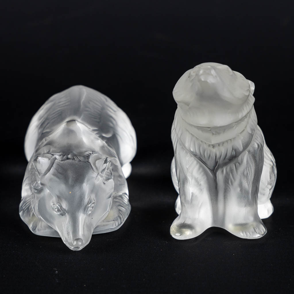 Lalique France, Two bears. (L:4,5 x W:7,5 x H:8 cm)