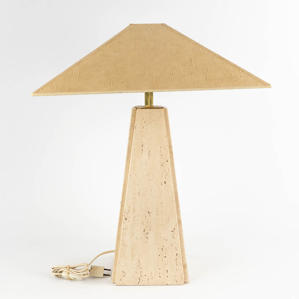 Camille BREESCHE (XX)(attr.) Table lamp, travertine and brass. 20th C. (D:50 x W:50 x H:66 cm)