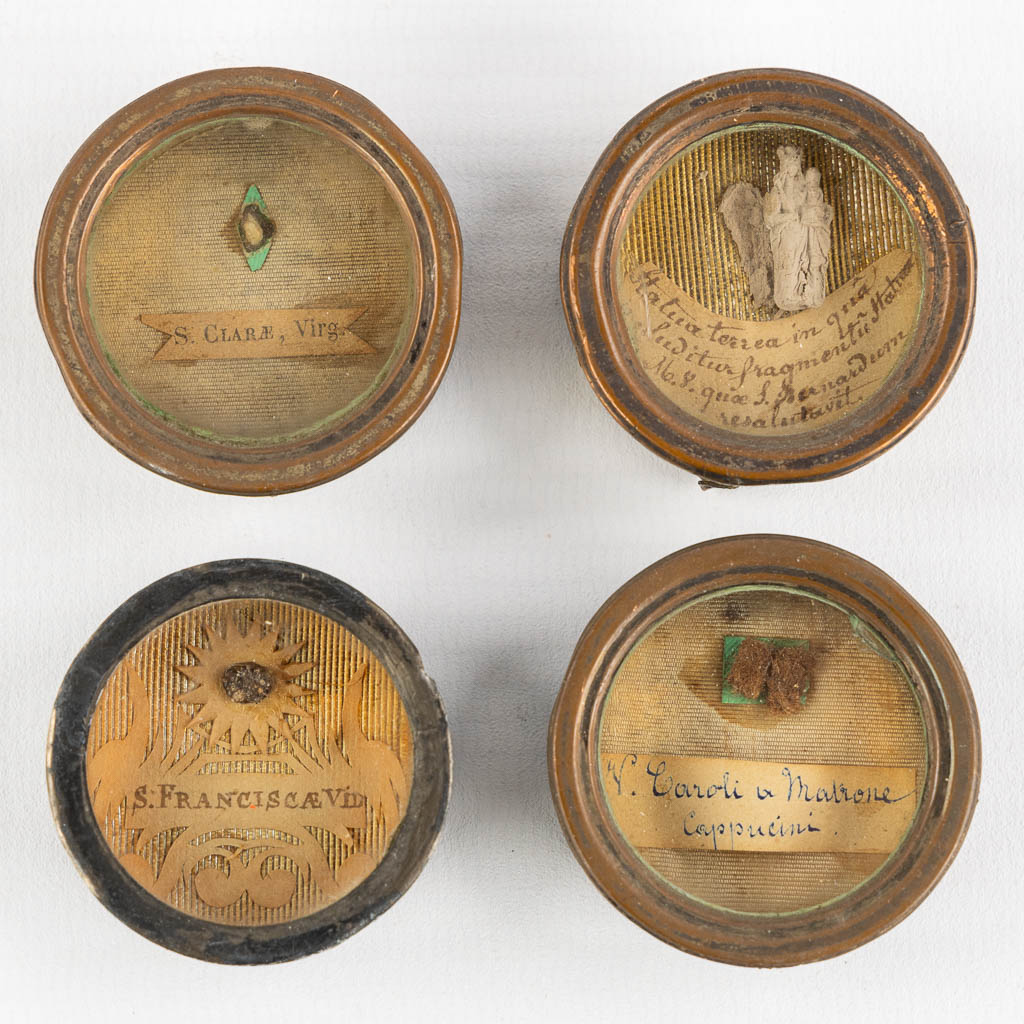 9 sealed theca with relics: Saint Anthony, B.M.V. Saint Clara, Saint Francisca and others. 