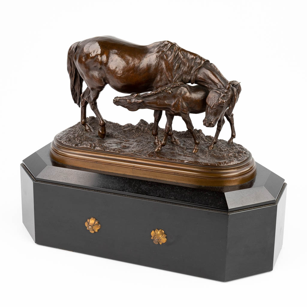 Isidore BONHEUR (1827-1901) 'Merry and a foal' a statue made of patinated bronze (18,5 x 40 x 30,5cm)