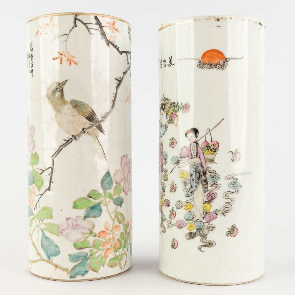 Two Chinese hat stands, decor of ladies and Fauna and Flora. 19th/20th C. (H:28,5 x D:12,5 cm)