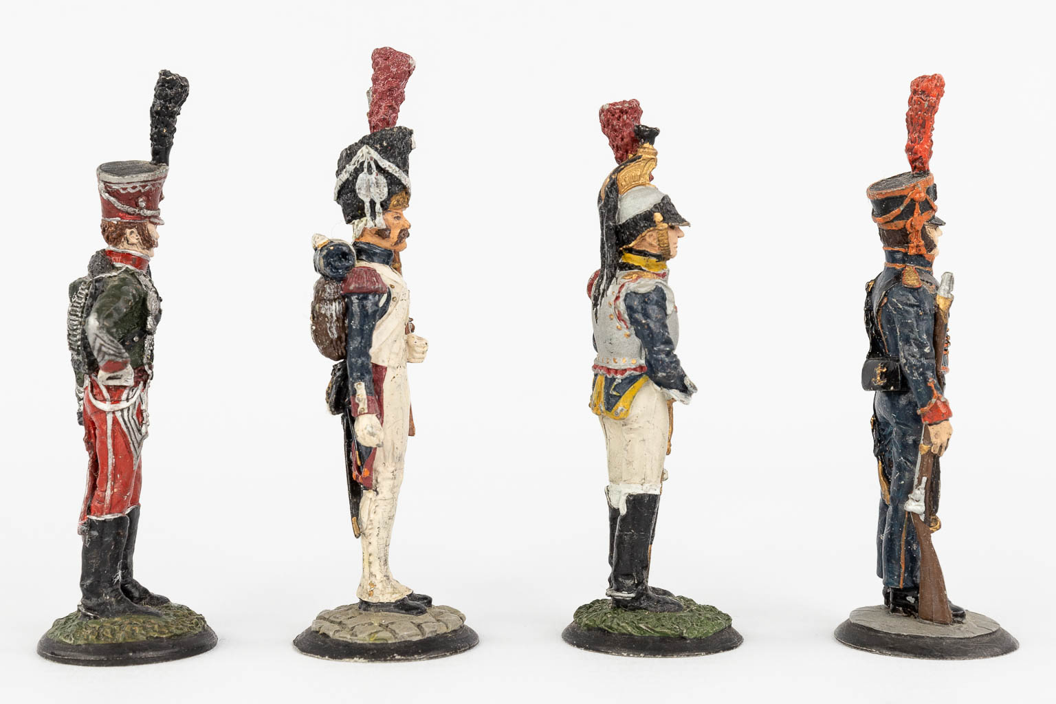 Napoleon en het leger van Napoleon Bonaparte. Een collectie van 9 figuren gemaakt uit tin. (H: 8 cm)