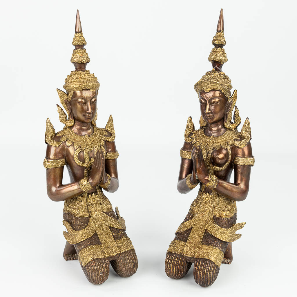 A pair of Thai Buddha's made of bronze. (H:33,5cm)