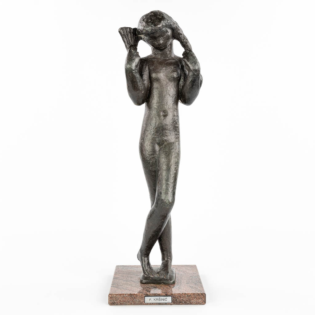Frano KRSINIC (1897-1982) 'Dame met Waaier' een beeld gemaakt uit brons (H:52cm)