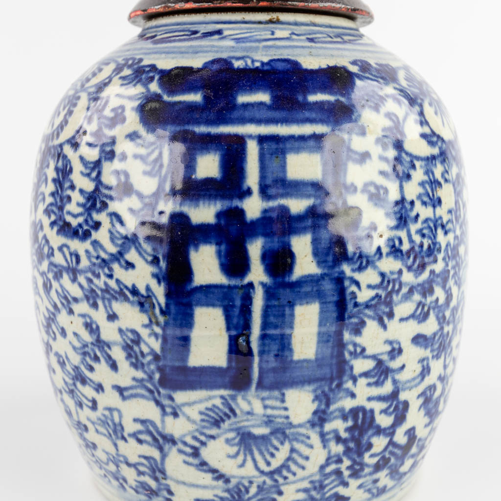 Three Chinese ginger jars with polychrome and blue-white decors. 19th/20th C. (H:32 x D:22 cm)