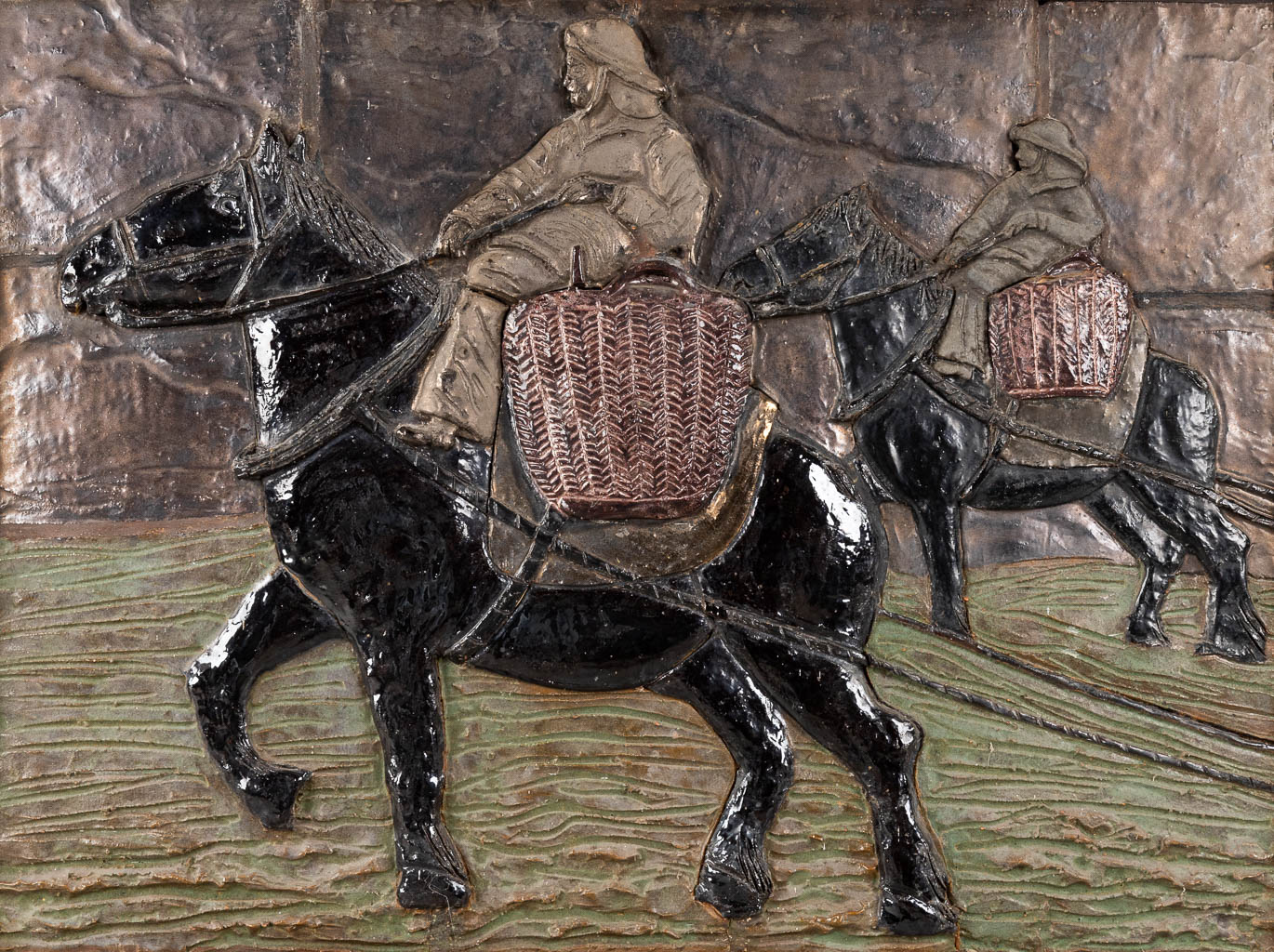 Een antiek geglazuurd terracotta schilderij 'Garnaalvissers'. (W:99 x H:78 cm)