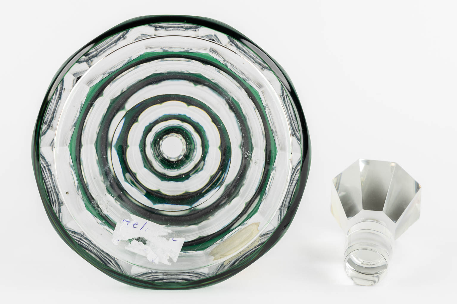 Val Saint Lambert, een karaf met 6 glazen. Geslepen kristal. (H:23 x D:15 cm)
