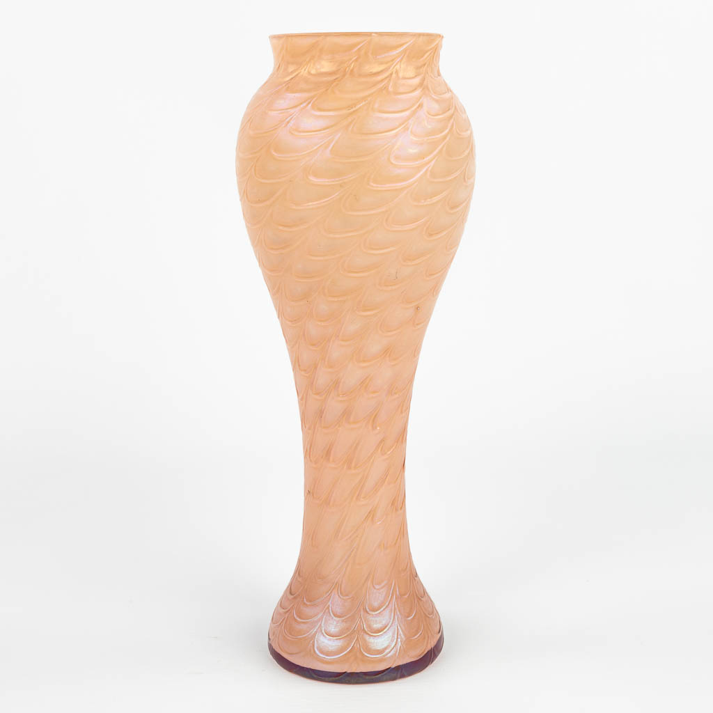 Pallme König, een vaas gemaakt uit glas in art nouveau stijl. (H:30cm)
