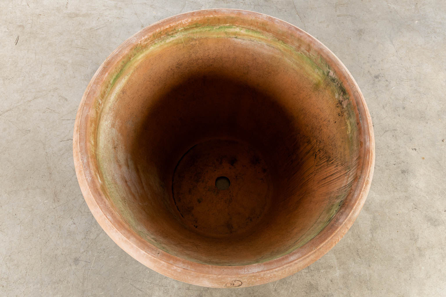 A large terracotta garden vase, Italy. (H:64 x D:80 cm)