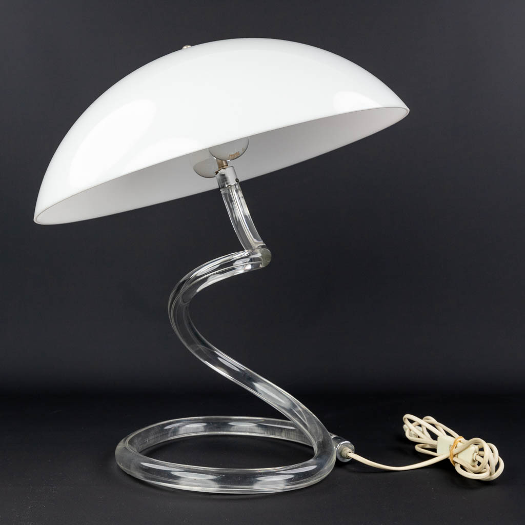  Harco Loor, a mid-century table lamp made of acrylic. Circa 1970-1980.  (L:48 x W:48 x H:52 cm)