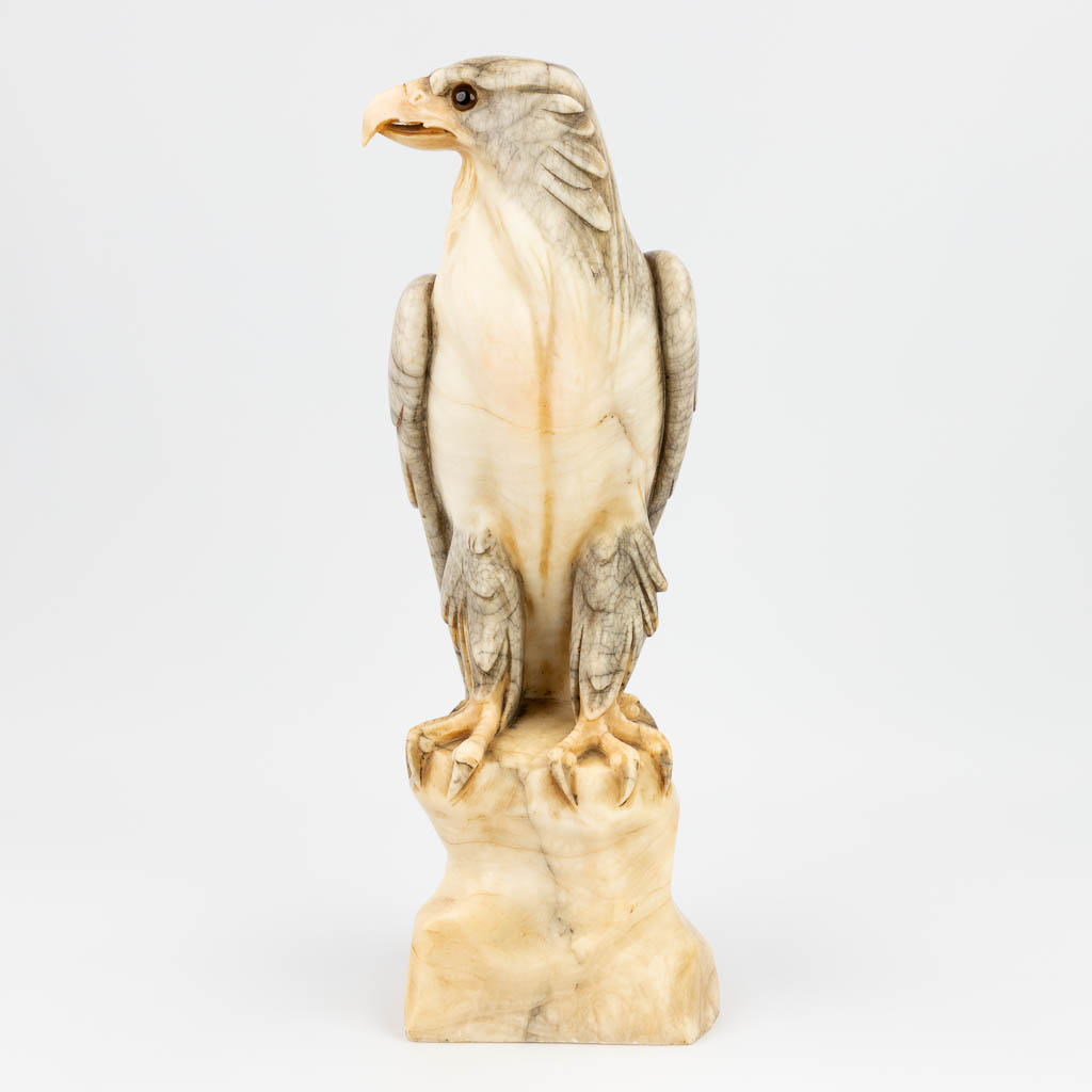  A figurine of an Eagle, sculptured alabaster.  (H:50 cm)