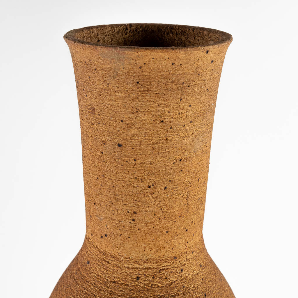 An exceptionally large, partially glazed ceramic vase. Circa 1960. (H:85,5 x D:24 cm)