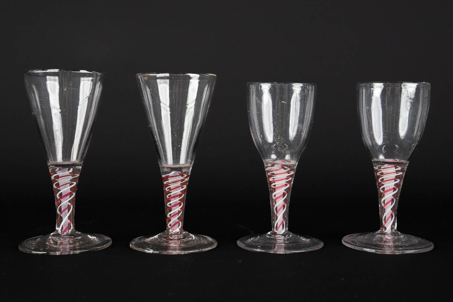 A large collection of antique glasses, Spiraalglazen. 18th/19th C. (H:18 cm)