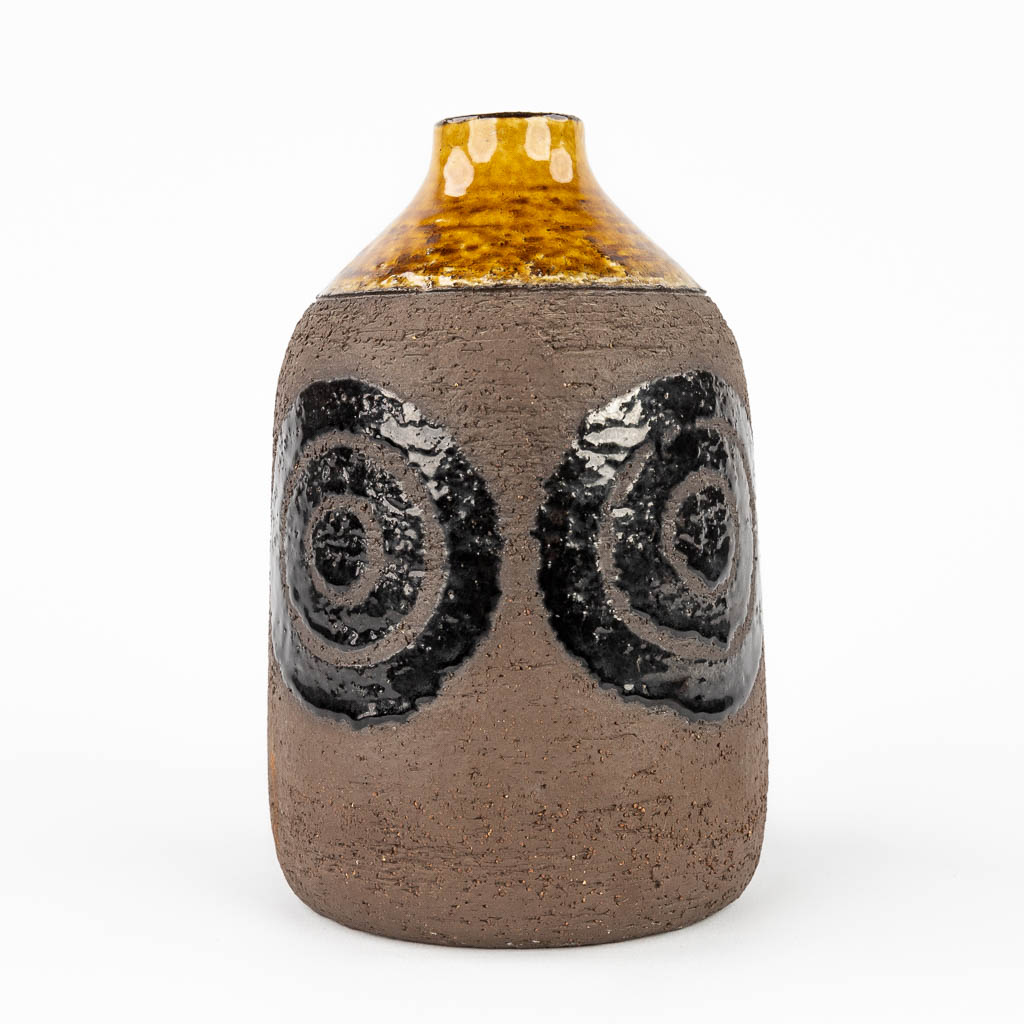  Inger PERSSON (1936) 'Vase' made of brown ceramics for Rörstrand Atelje Sweden (H:18 cm)
