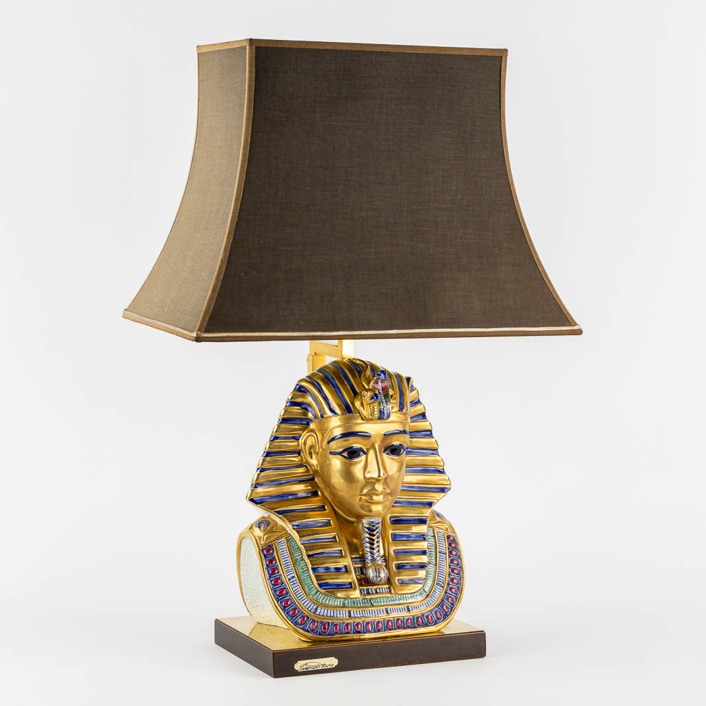 Eduoardo Tasca, Capodimonte, A Tutanchamun table lamp. (L:19 x W:25 x H:38 cm)