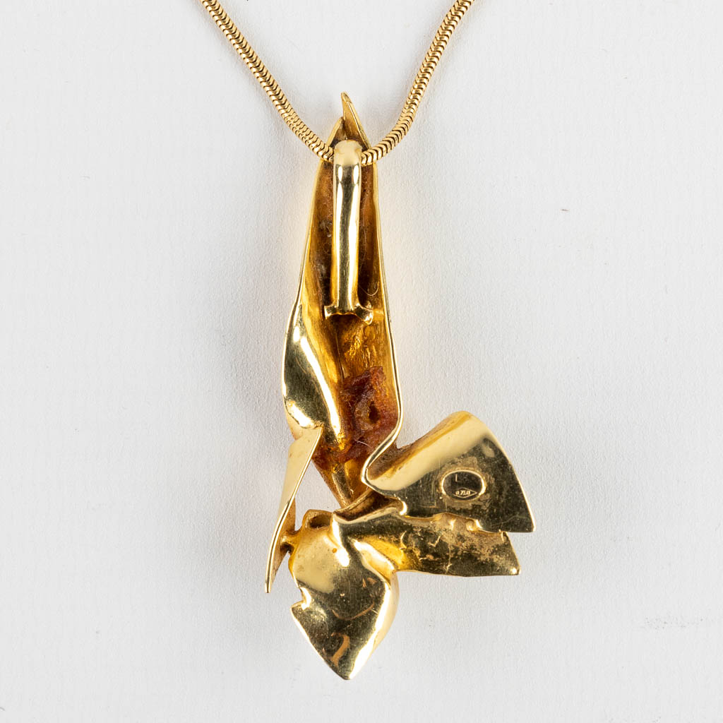 Jean-Pierre DE SAEDELEER (1946) Een halsketting en pendant met natuurlijke parel, 18 kt goud.