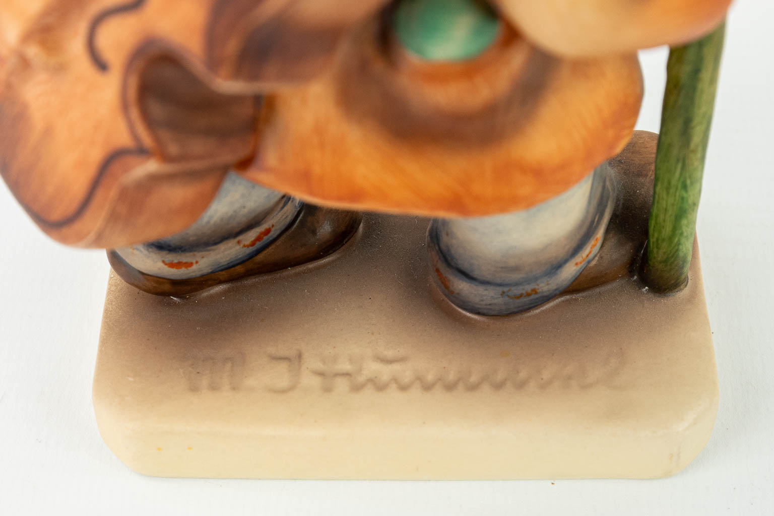 Een collectie van 6 Hummels: 21/I, 188-1948, 71, 89/I, 2/I, gemaakt door Goebel in Germany. (H:21cm)