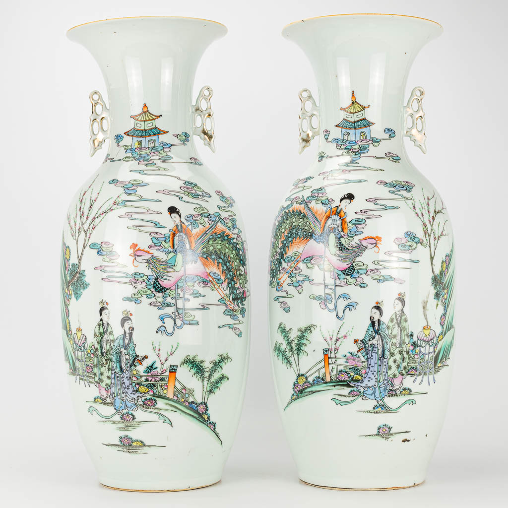 A pair of vases made of Chinese porcelain decorated with ladies on a phoenix and wise men. 