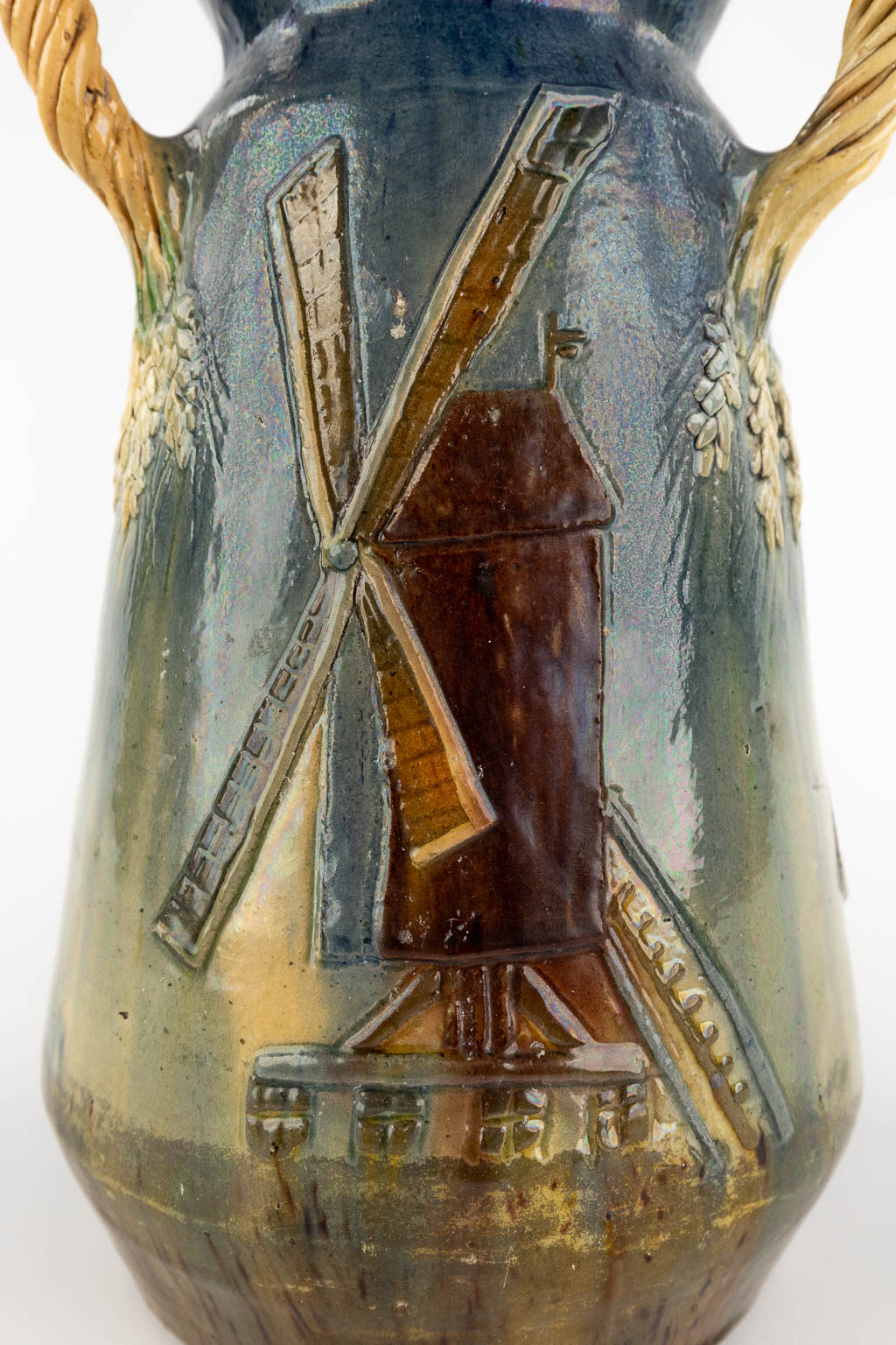 A vase, Flemish Earthenware, decorated with a windmill, Torhout. (H:31 x D:18 cm)