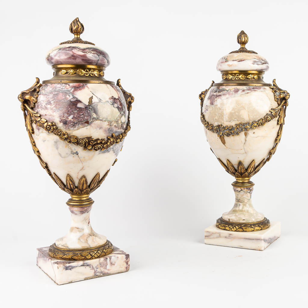A pair of cassolettes made of marble and mounted with bronze. (H:40cm)
