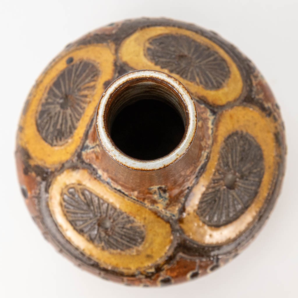 Elisabeth VANDEWEGHE (XX-XXI) a soliflore made of ceramics and marked Perignem. 