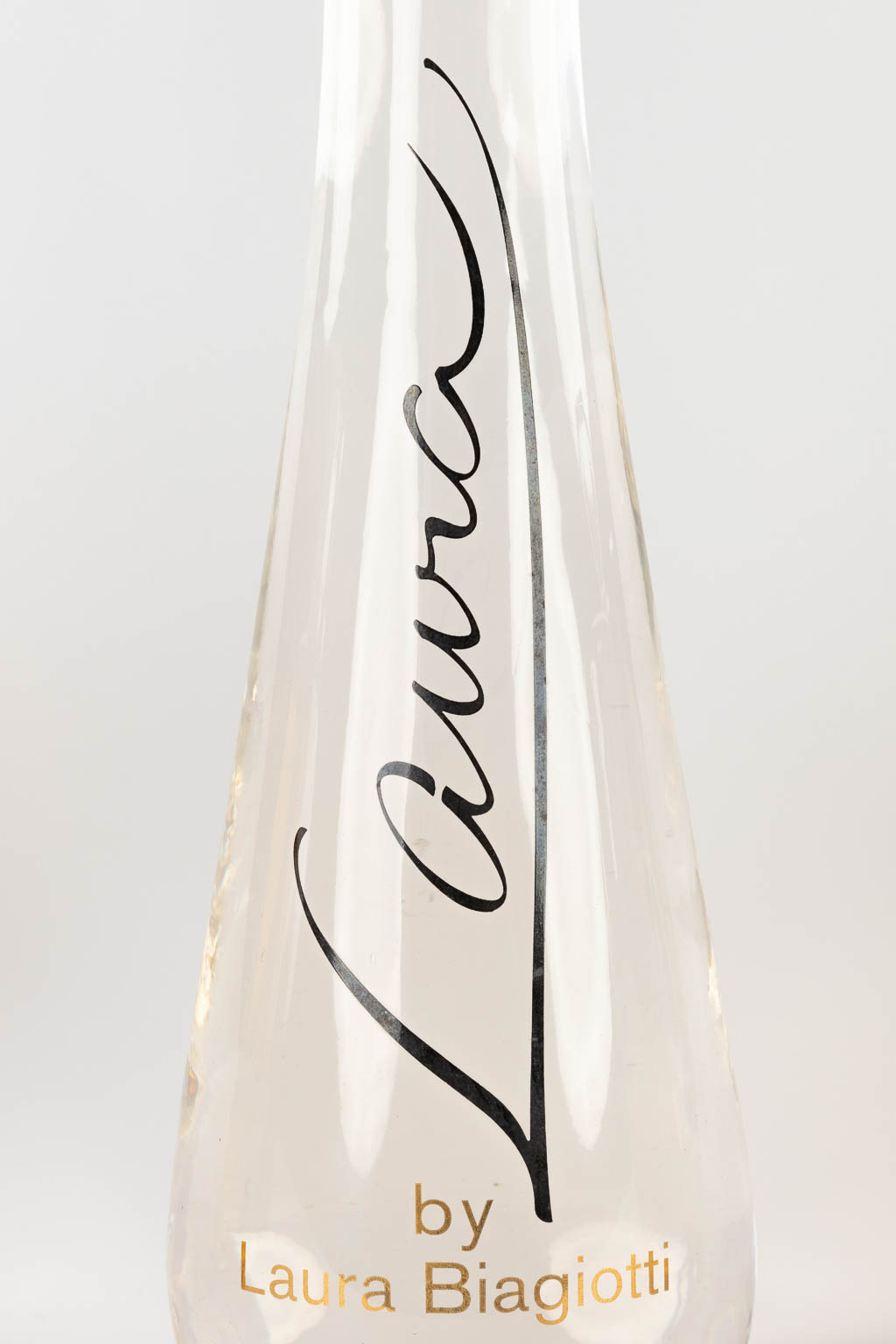 4 grote en decoratieve Dummie Parfumflessen. 20ste eeuw. (H:46 cm)
