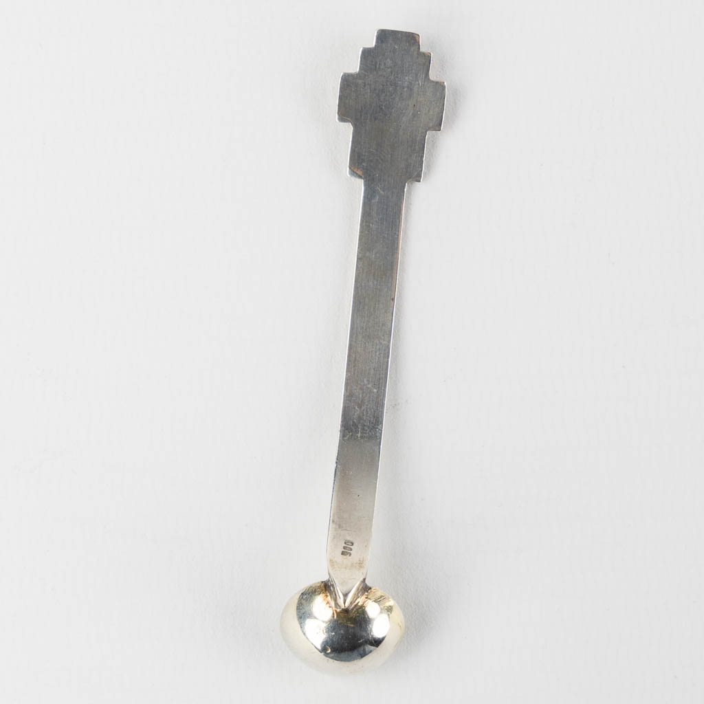 De Reuck, Gent, een zilveren kelk met bijhorende foudraal. 900/1000. 658g. 1949. (H:17 x D:13,5 cm)