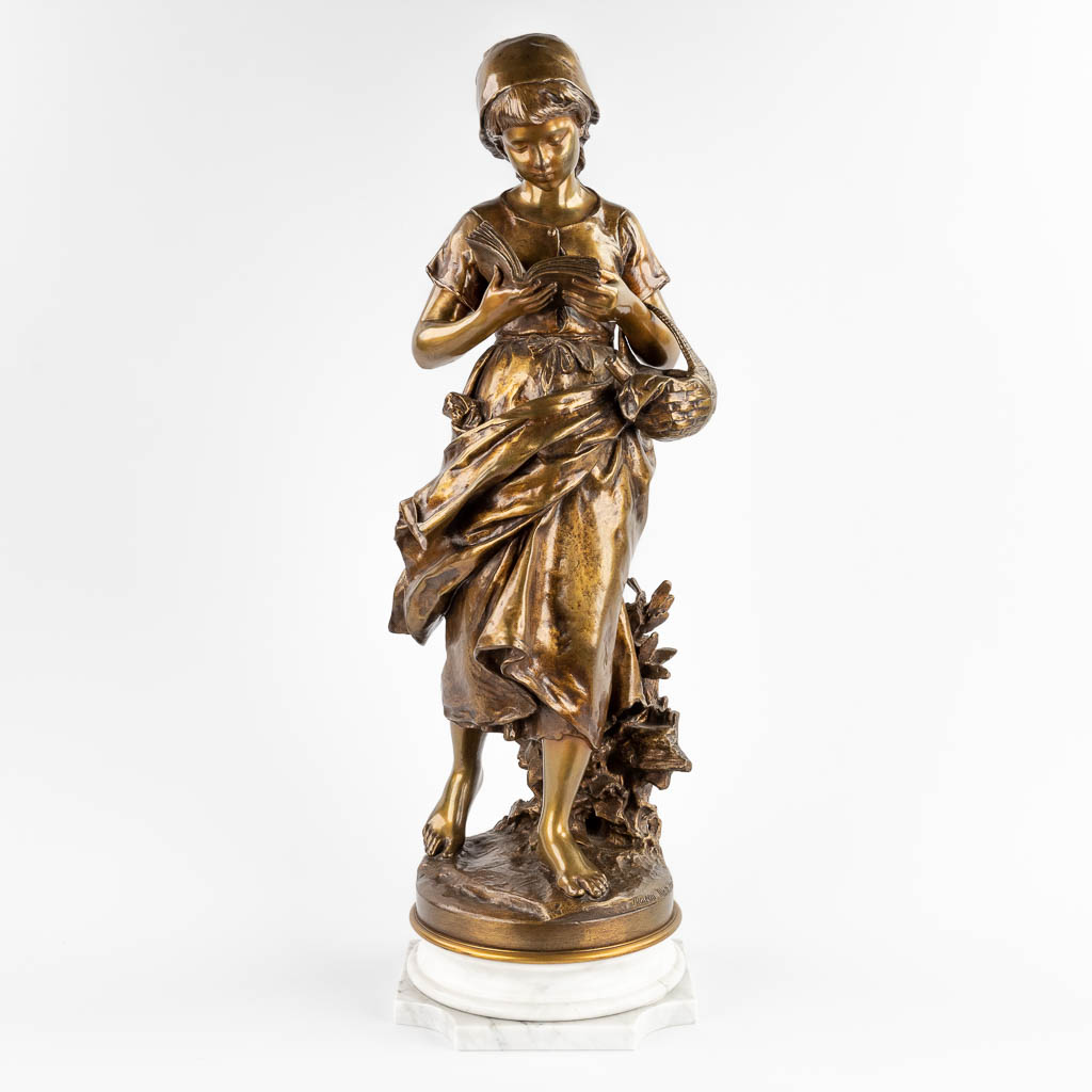Mathurin MOREAU (1822-1912) 'La Lisseuze' gepatineerd brons. (D:24 x W:24 x H:77 cm)