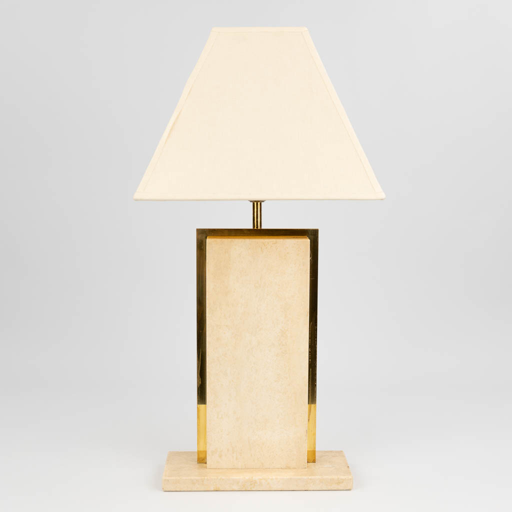 Camille BREESCHE (XX) een tafellamp met travertin en verguld metaal. (10 x 26 x 44cm)
