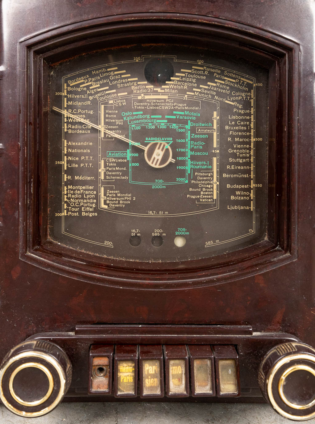 Een collectie van 2 antieke radio