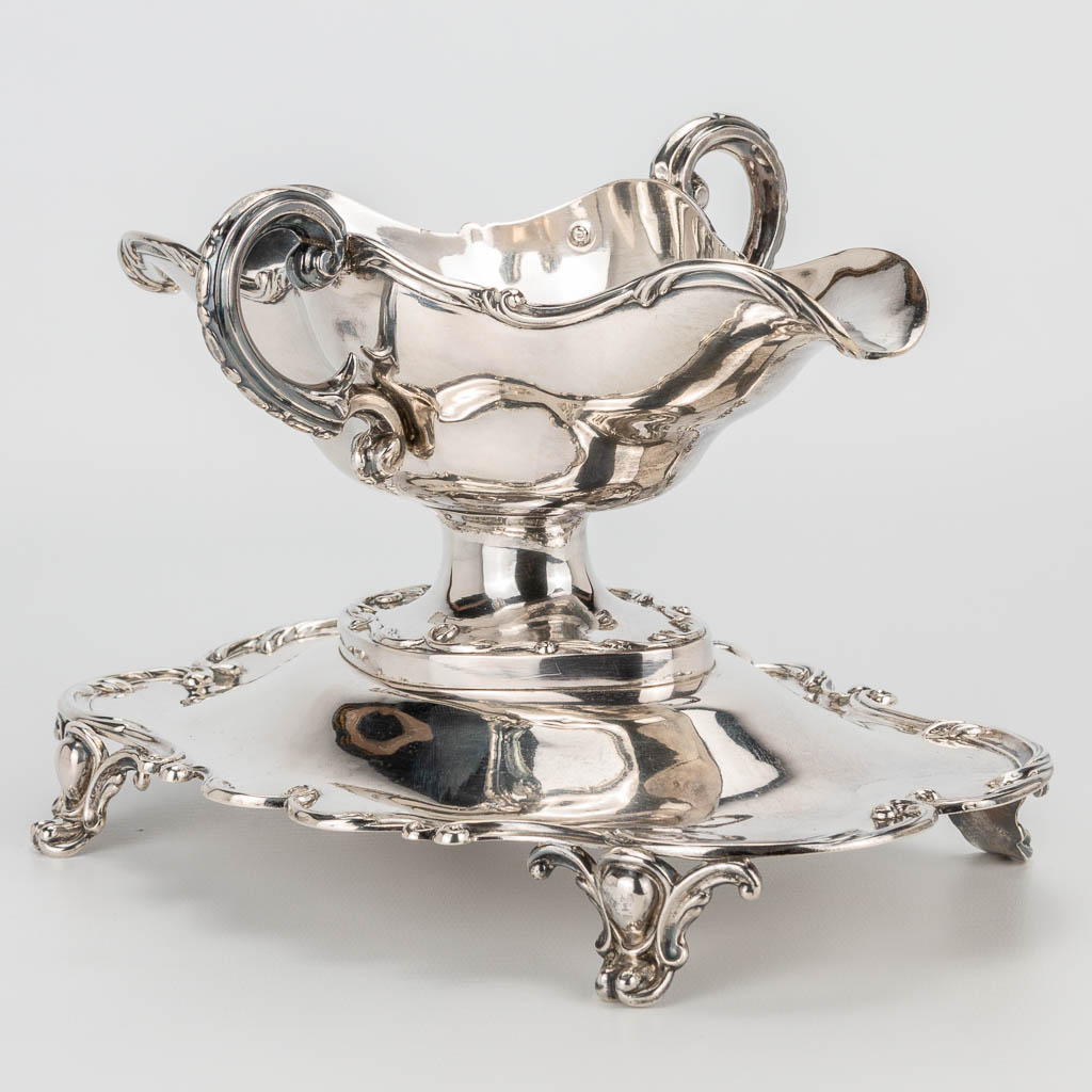 A large sauce serving plate made of sterling silver and marked 950/1000. Made by Martial Fray in Paris between 1849 and 1861. 