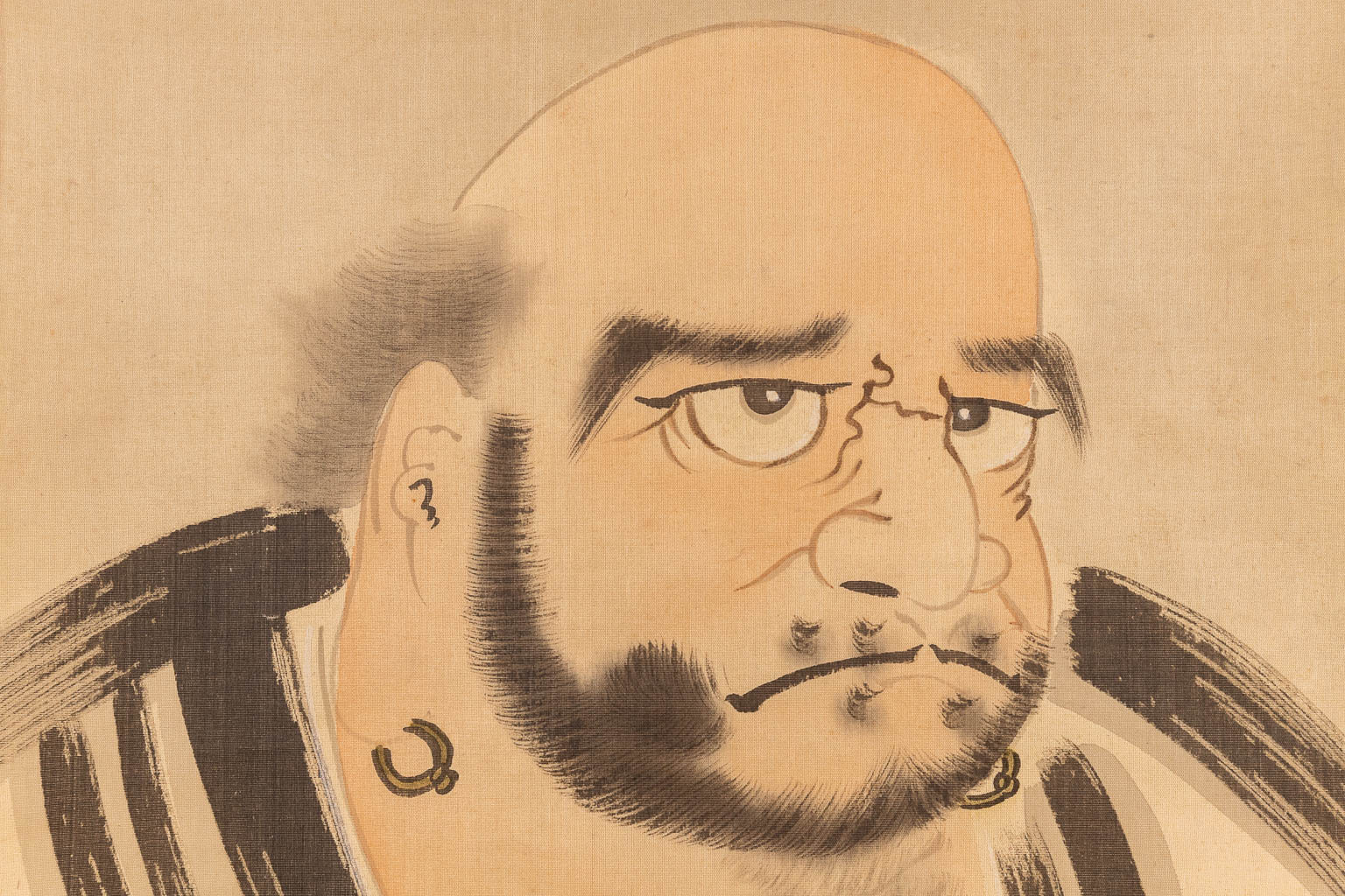 Een Chinese scroll met afbeelding van een wijze man, geschilderd op zijde. (W: 55 x H: 145 cm)