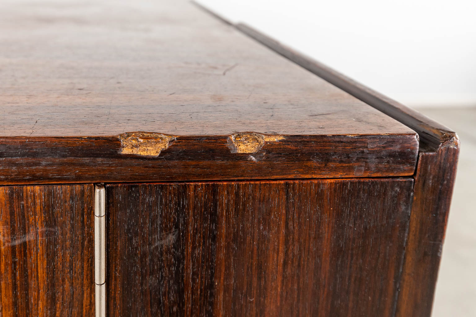 A mid-century sideboard with rosewood veneer, probably made by Decoene. (D:56 x W:225 x H:78 cm)