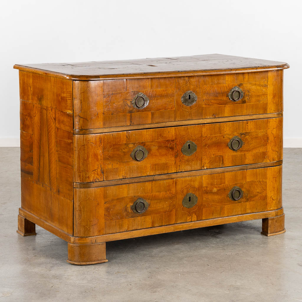 A large. commode with three drawers, Germany, 18th C. (L:68 x W:121 x H:84 cm)