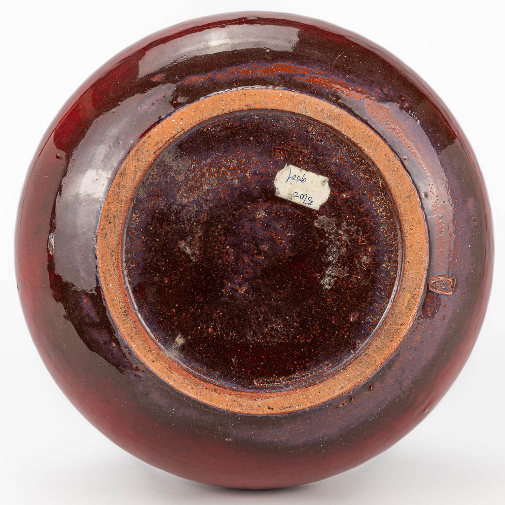 Rogier VANDEWEGHE (1923-2020) A red vase with selenium glaze, marked Amphora. 