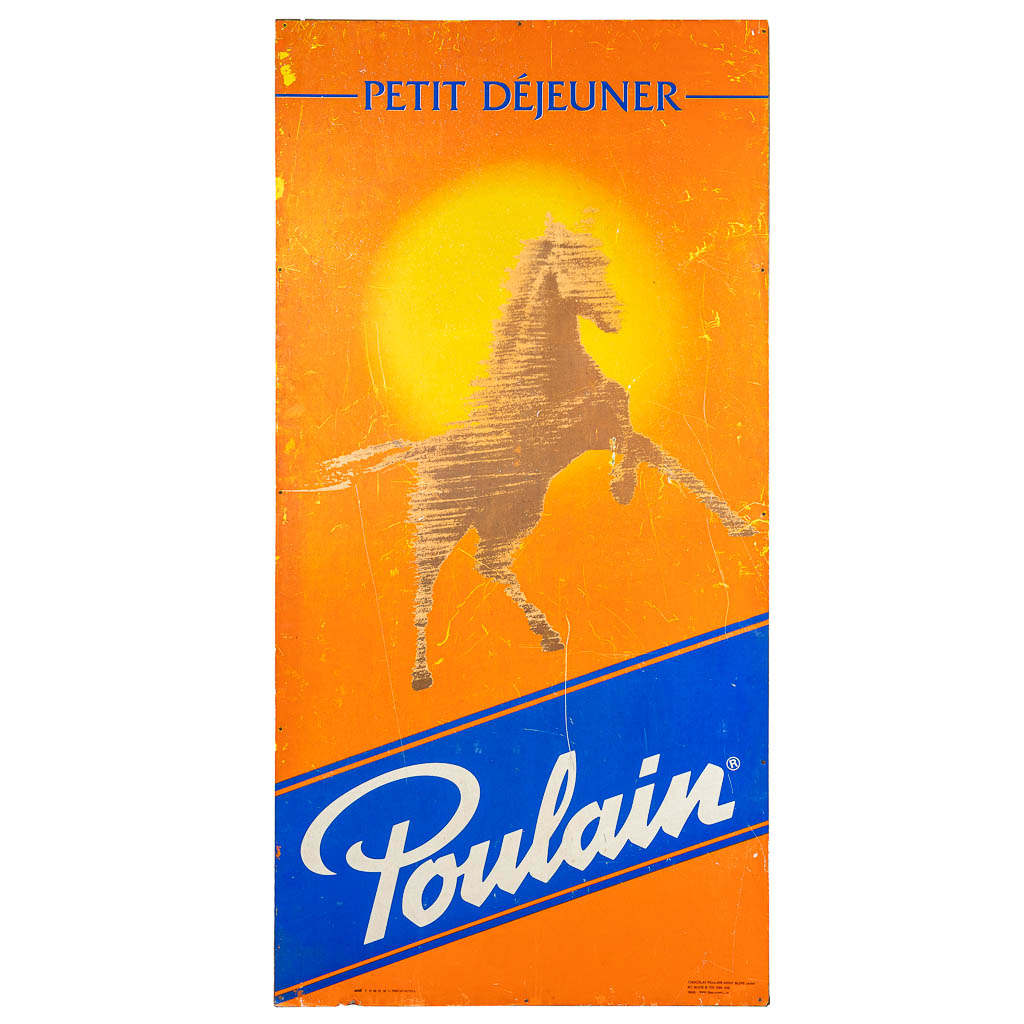 Een vintage en groot metalen bord 'Chocolat Poulin - Petit dejeuner 1988' (H:200cm)