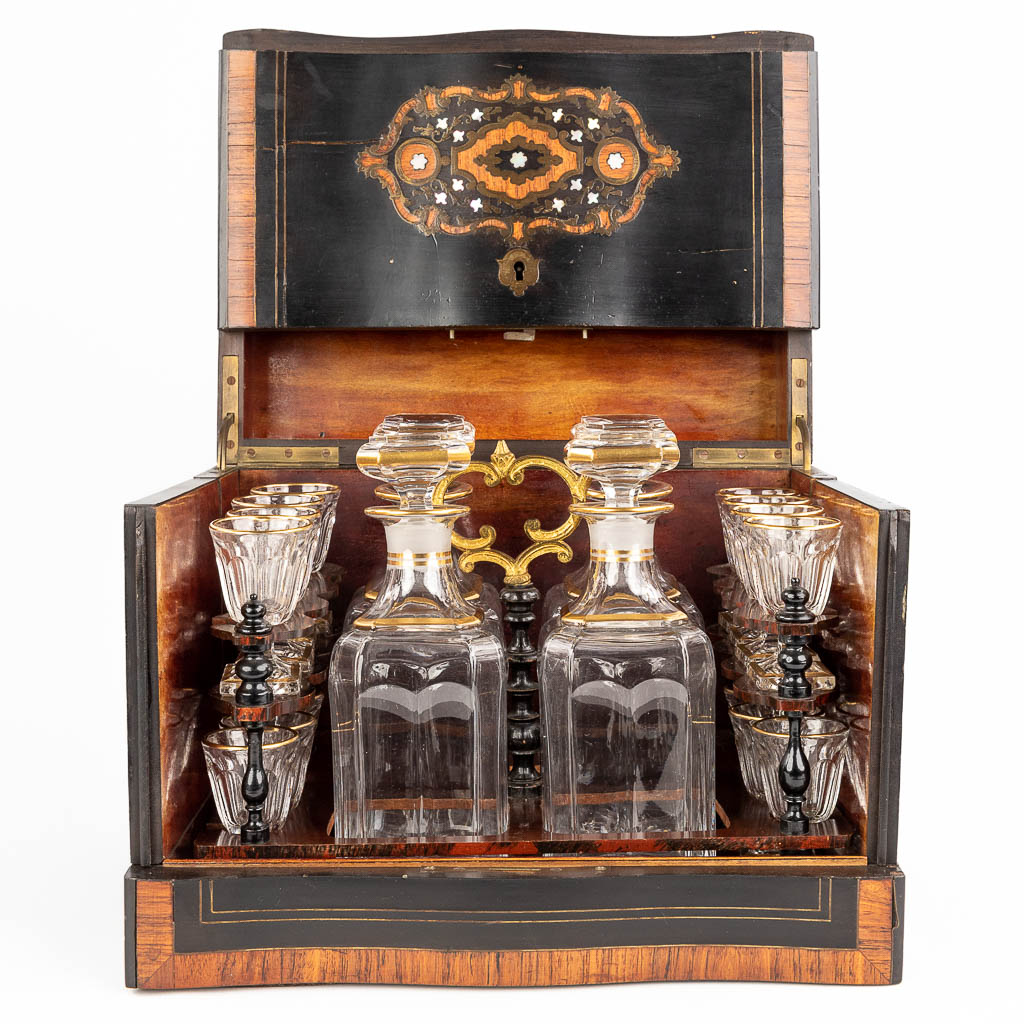 A tantalus 'Cave à Liqueur' in a wood box finished with marquetry inlay. Napoleon 3. 