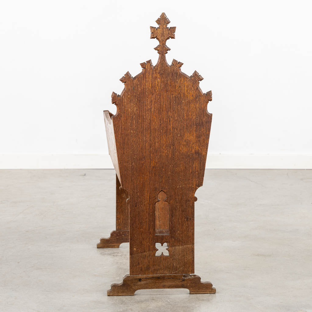 A small manger, sculptured wood, Gothic Revival. (L:29 x W:62 x H:81 cm)