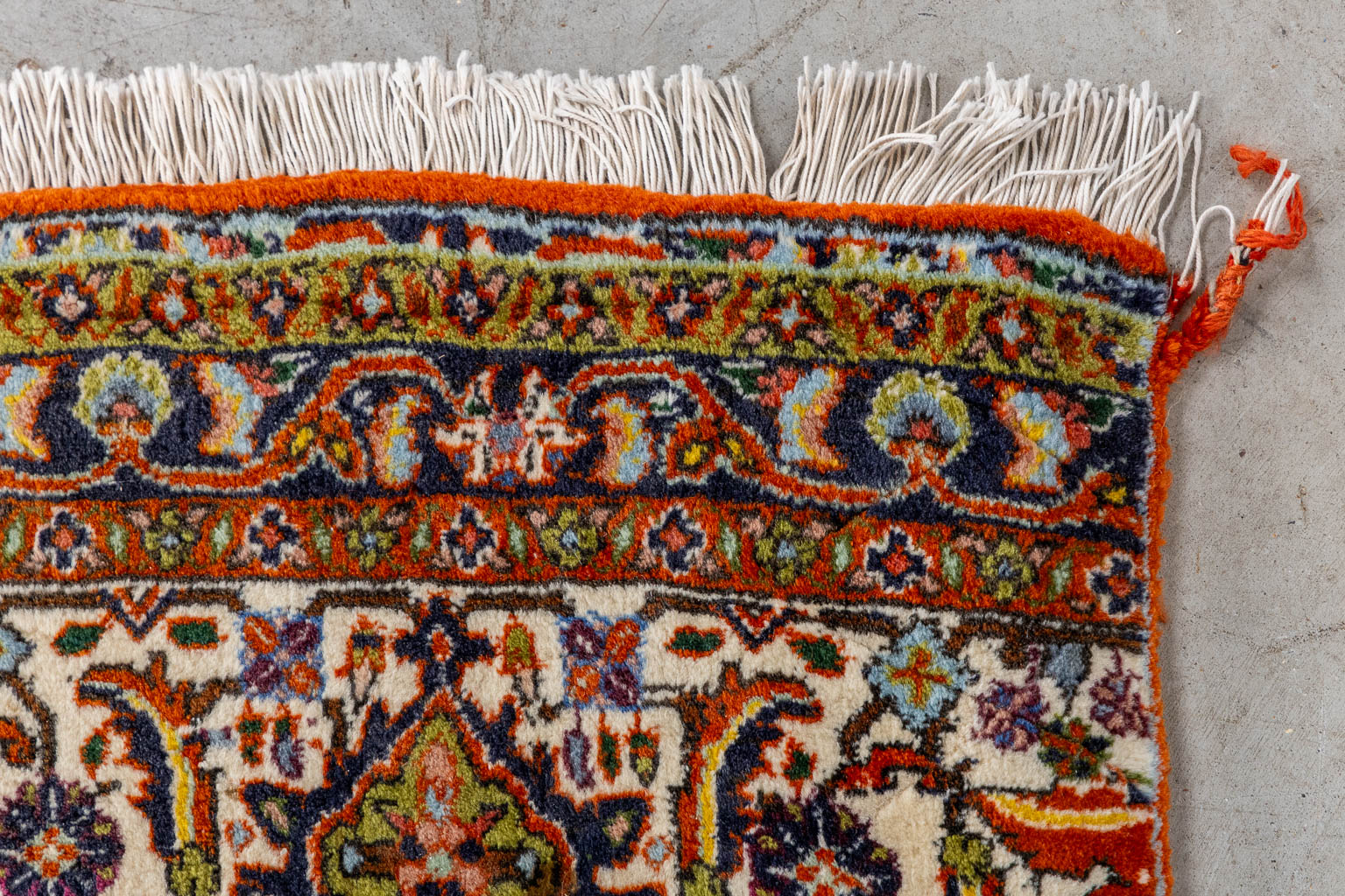 Een Oosters handgeknoopt tapijt, Bidjar. (L:354 x W:253 cm)