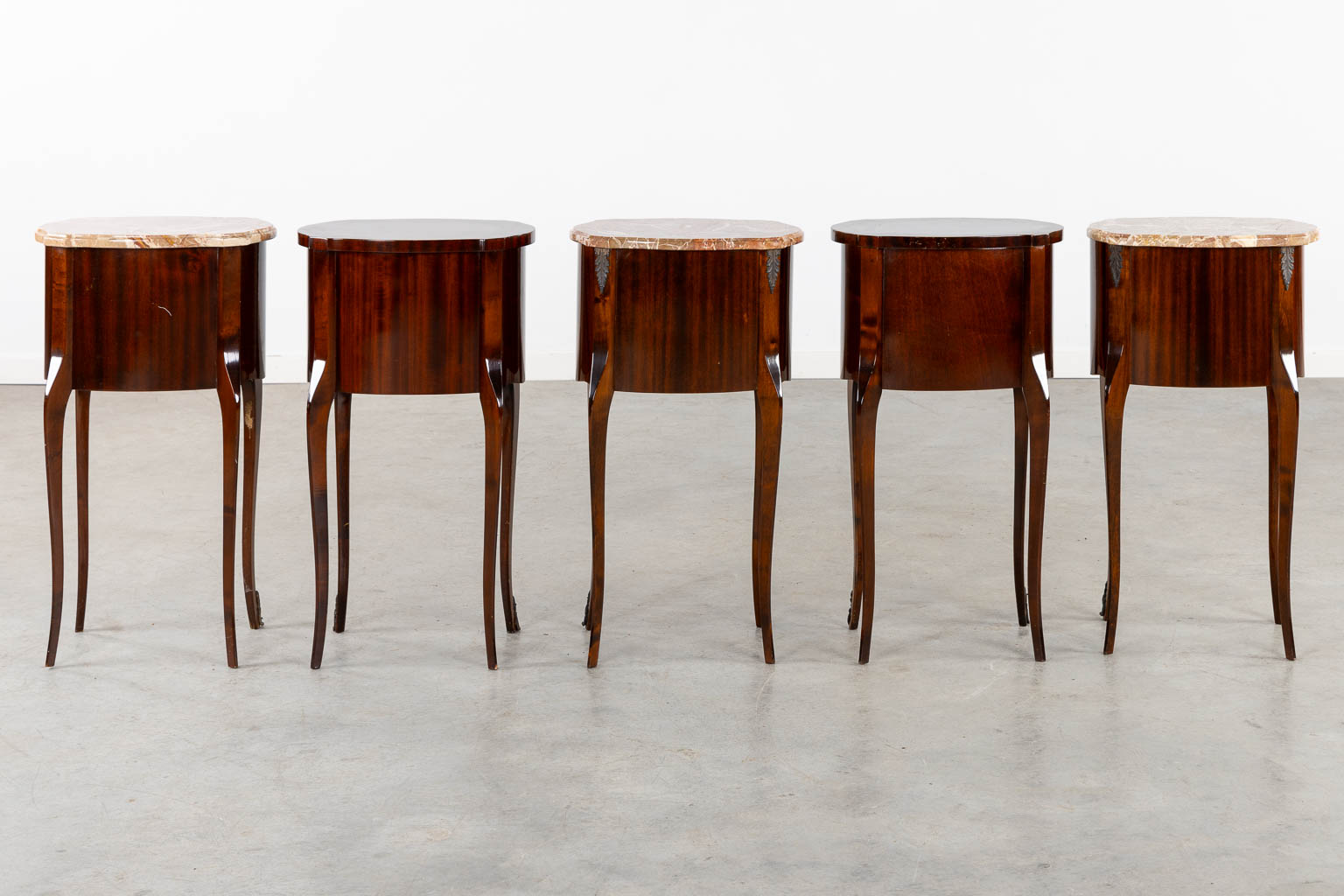 Five side tables or nightstands. (L:27 x W:40 x H:72 cm)