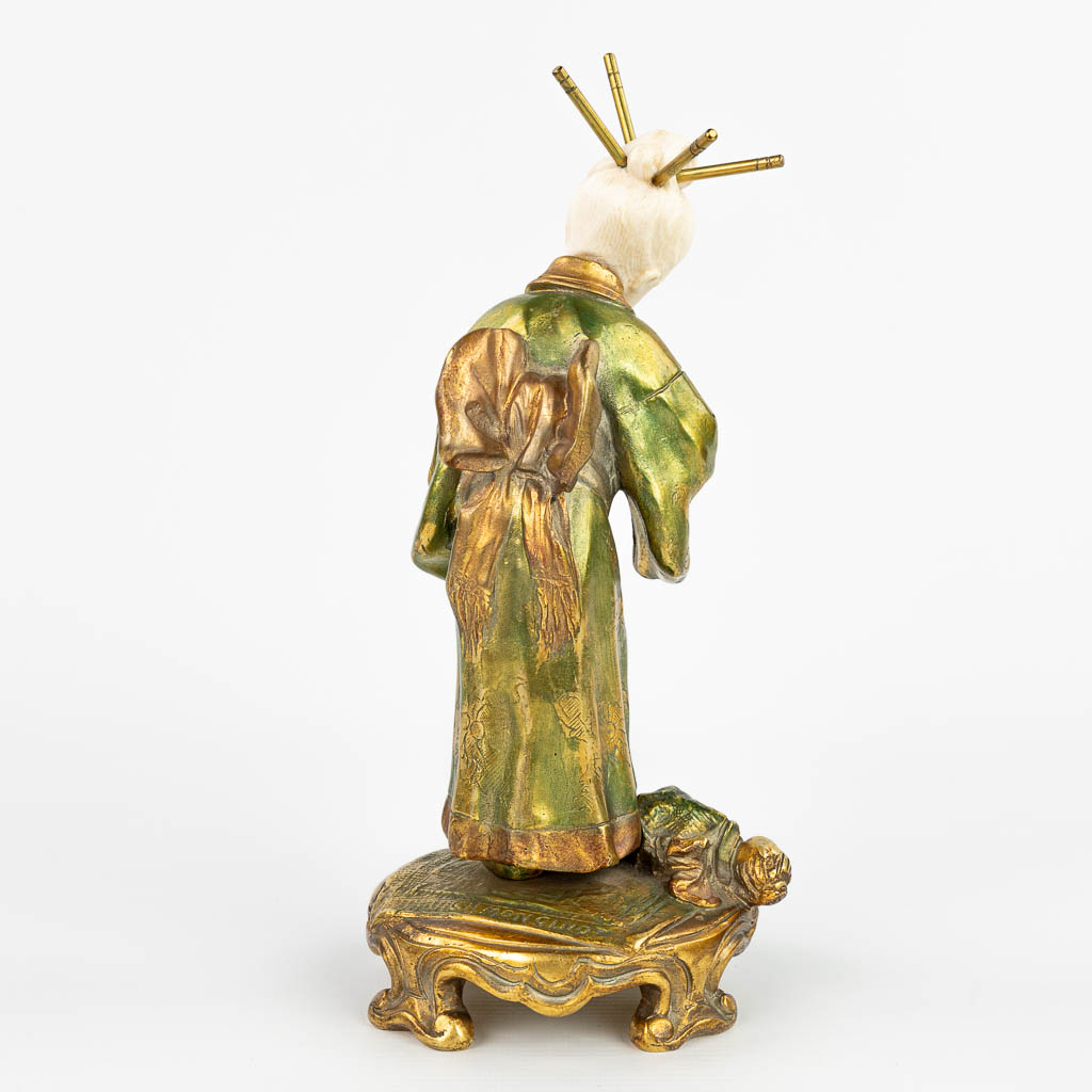 Charles MONGINOT (1825-1900) A statue of a Chinese girl, chryselephantine. (H:26cm)