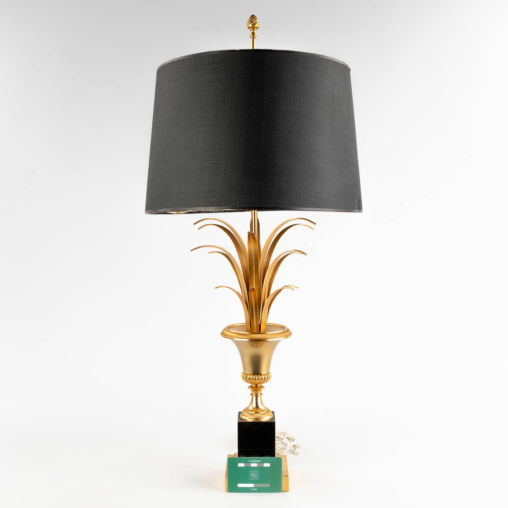Een tafellamp waarschijnlijk gemaakt door Boulanger S.A. Hollywood Regency stijl. 20ste eeuw. (H:75 x D:33 cm)