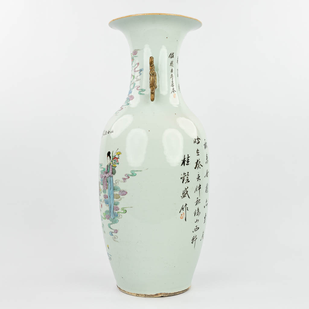 A Chinese vase made of porcelain and decorated with ladies. (H:57cm)