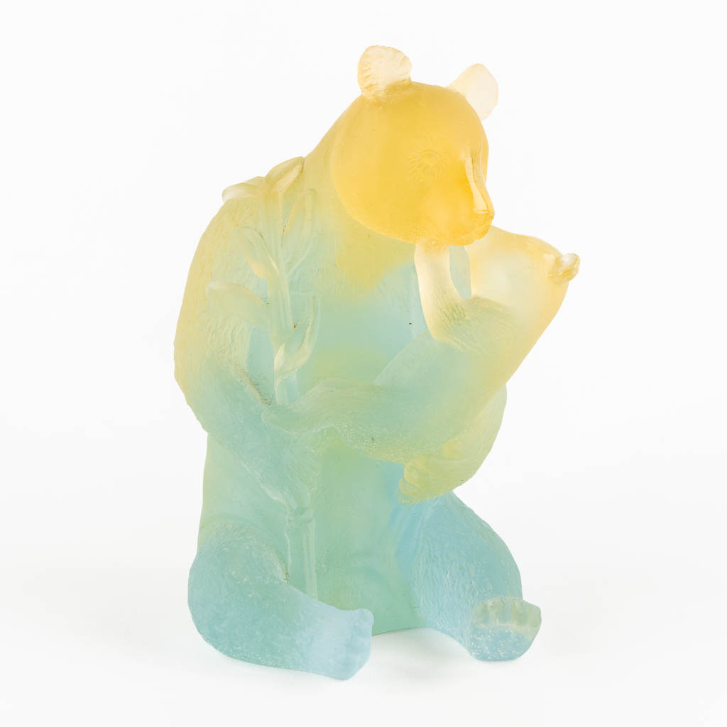 Daum, France 'Bear with a cub' pâte de verre glass. (L:12 x W:11,5 x H:15,5 cm)