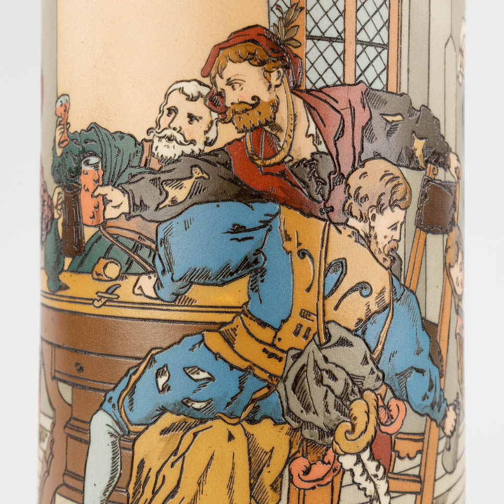 Mettlach, een grote bierkruik met polychroom decor, grès. Duitsland, 20ste eeuw. (D:18 x W:21 x H:51 cm)