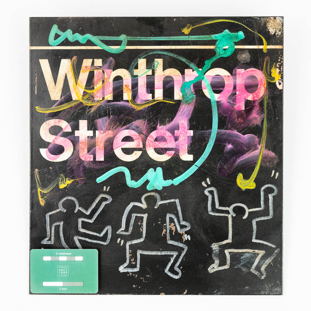 Keith HARING (1958-1990)(attr.) 'Winthrop Street' een gehandtekend bord uit de New Yorkse metro. 20ste eeuw.  (W:32 x